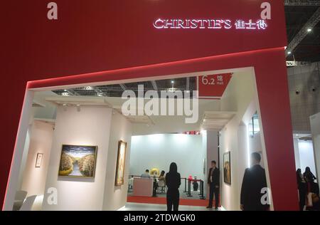 SHANGHAI, CHINA - 6. NOVEMBER 2023 - Foto vom 6. November 2023 zeigt Christies Stand auf der 6. China International Import Expo in Shanghai, CH Stockfoto