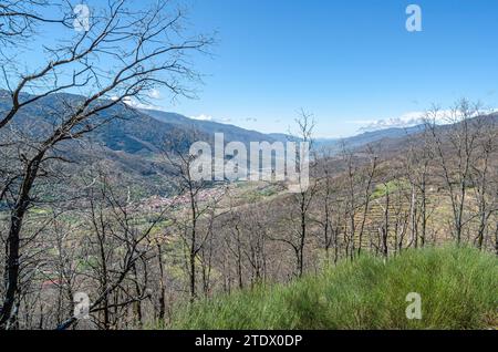 Blick auf das Jerte-Tal vom Aussichtspunkt Tornavacas in Extremadura, Spanien Stockfoto