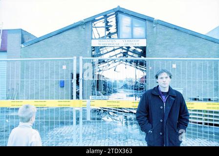 Duncan Stutterheim, IJmuiden, IJmuiden, Niederlande, 04-12-2002, Whizgle News aus der Vergangenheit, zugeschnitten auf die Zukunft. Erkunden Sie historische Geschichten, das Image der niederländischen Agentur aus einer modernen Perspektive, die die Lücke zwischen den Ereignissen von gestern und den Erkenntnissen von morgen überbrückt. Eine zeitlose Reise, die die Geschichten prägt, die unsere Zukunft prägen Stockfoto