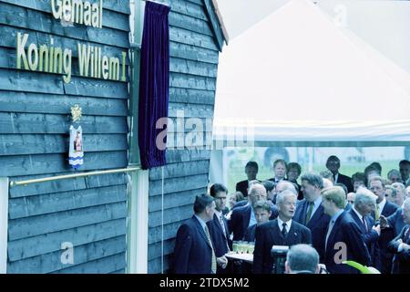 Consort Cruquius Prinz Willem-Alexander, Cruquius, 05-06-2002, Whizgle News aus der Vergangenheit, zugeschnitten auf die Zukunft. Erkunden Sie historische Geschichten, das Image der niederländischen Agentur aus einer modernen Perspektive, die die Lücke zwischen den Ereignissen von gestern und den Erkenntnissen von morgen überbrückt. Eine zeitlose Reise, die die Geschichten prägt, die unsere Zukunft prägen. Stockfoto