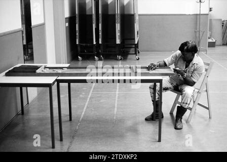 Open Day 't Keerpunt, Haarlem, Niederlande, 15.09.1993, Whizgle News from the Past, maßgeschneidert für die Zukunft. Erkunden Sie historische Geschichten, das Image der niederländischen Agentur aus einer modernen Perspektive, die die Lücke zwischen den Ereignissen von gestern und den Erkenntnissen von morgen überbrückt. Eine zeitlose Reise, die die Geschichten prägt, die unsere Zukunft prägen. Stockfoto