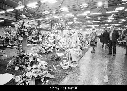 Blumenausstellung Aalsmeer, Ausstellungen, 08-11-1973, Whizgle News aus der Vergangenheit, zugeschnitten für die Zukunft. Erkunden Sie historische Geschichten, das Image der niederländischen Agentur aus einer modernen Perspektive, die die Lücke zwischen den Ereignissen von gestern und den Erkenntnissen von morgen überbrückt. Eine zeitlose Reise, die die Geschichten prägt, die unsere Zukunft prägen. Stockfoto