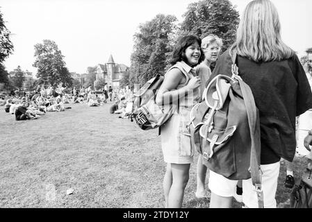 .. .. Florapark, 06.09.1993, Whizgle News aus der Vergangenheit, maßgeschneidert für die Zukunft. Erkunden Sie historische Geschichten, das Image der niederländischen Agentur aus einer modernen Perspektive, die die Lücke zwischen den Ereignissen von gestern und den Erkenntnissen von morgen überbrückt. Eine zeitlose Reise, die die Geschichten prägt, die unsere Zukunft prägen. Stockfoto