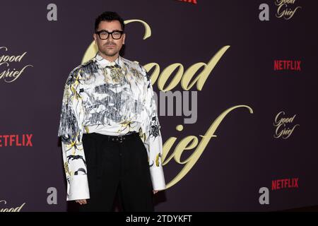 Los Angeles, USA. Dezember 2023. Daniel Levy besucht am 19. Dezember 2023 die Premiere von Netflix of Good Graef im Egyptian Theatre in Los Angeles. (Foto: Corine Solberg/SipaUSA) Credit: SIPA USA/Alamy Live News Stockfoto