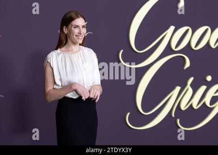 Los Angeles, USA. Dezember 2023. Sarah Levy besucht am 19. Dezember 2023 die Premiere von Netflix of Good Graef im Egyptian Theatre in Los Angeles. (Foto: Corine Solberg/SipaUSA) Credit: SIPA USA/Alamy Live News Stockfoto