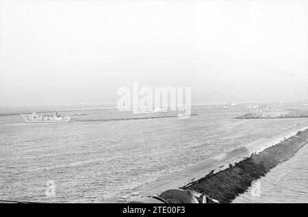 Der IJmuiden Pier im Bau, 11. September 1964, Whizgle News from the Past, zugeschnitten auf die Zukunft. Erkunden Sie historische Geschichten, das Image der niederländischen Agentur aus einer modernen Perspektive, die die Lücke zwischen den Ereignissen von gestern und den Erkenntnissen von morgen überbrückt. Eine zeitlose Reise, die die Geschichten prägt, die unsere Zukunft prägen. Stockfoto