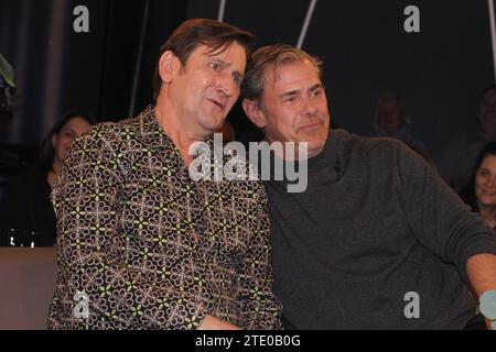 Ingo Naujoks und Sven Martinek bei der Aufzeichnung der NDR Talk Show im NDR Fernsehstudio Lokstedt. Hamburg, 15.12.2023 NDR Talk Show vom 15.12.2023 aus Hamburg, Hamburg-Lokstedt Hamburg Deutschland NDR Studio in Hamburg-Lokstedt *** Ingo Naujoks und Sven Martinek bei der Aufnahme der NDR Talk Show im NDR-Fernsehstudio Lokstedt Hamburg, 15 12 2023 NDR Talk Show vom 15 12 2023 aus Hamburg, Hamburg Lokstedt Hamburg Deutschland NDR Studio in Hamburg Lokstedt Stockfoto