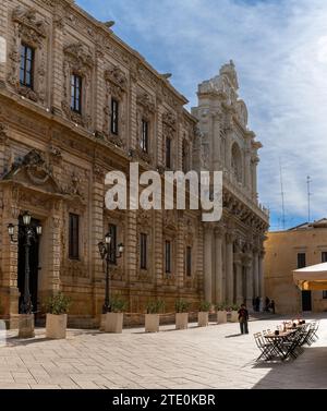 Lecce, Italien - 30. November 2023: Historisches Universitätsgebäude in der Altstadt von Lecce Stockfoto