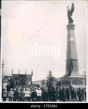 09/14/1949. Einweihung des Denkmals für die in Afrika verstorbenen Ferrolanos durch Franco und mehrere seiner Minister in Ferrol. Quelle: Album/Archivo ABC Stockfoto