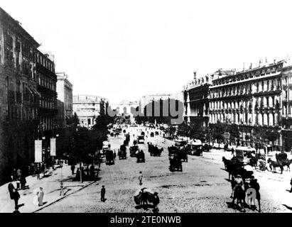 12/31/1899. Madrid. Alcalá Straße mit Blick vom Anfang des 20. Jahrhunderts. Im Hintergrund die Puerta de Alcala. Quelle: Album/Archivo ABC Stockfoto