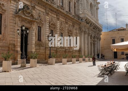 Lecce, Italien - 30. November 2023: Historisches Universitätsgebäude in der Altstadt von Lecce Stockfoto