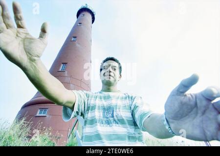 Mr. Wolters, Leuchtturm, IJmuiden, IJmuiden, Niederlande, 07-09-1999, Whizgle News aus der Vergangenheit, zugeschnitten auf die Zukunft. Erkunden Sie historische Geschichten, das Image der niederländischen Agentur aus einer modernen Perspektive, die die Lücke zwischen den Ereignissen von gestern und den Erkenntnissen von morgen überbrückt. Eine zeitlose Reise, die die Geschichten prägt, die unsere Zukunft prägen. Stockfoto