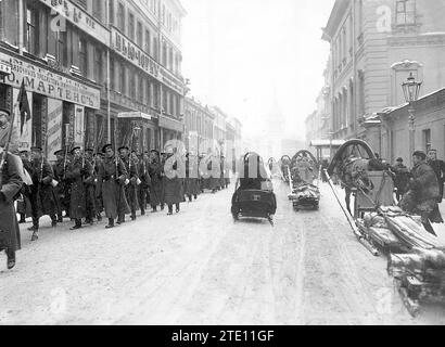 11/30/1914. Erster Weltkrieg. In der russischen Armee. Parade russischer Truppen durch eine polnische Stadt, um an die Schusslinie zu gehen. Foto: Berliner. Quelle: Album/Archivo ABC Stockfoto