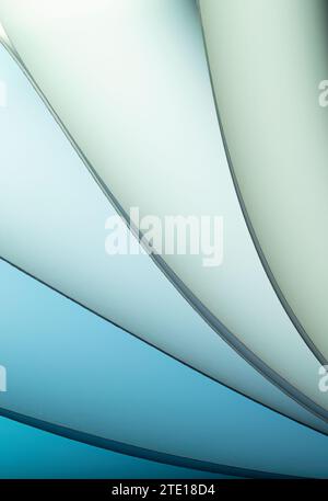 Blätter gefaltetes Papier, fotografiert mit zwei separaten Blitzen und mit farbigen Gelen, um die Farbe hinzuzufügen Stockfoto