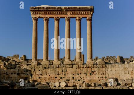 Ruinen des antiken römischen Tempels des Jupiter in Baalbek, Beqaa-Tal, Libanon. Zu den größten und großartigsten und zum UNESCO-Weltkulturerbe gehörenden Stätten Stockfoto