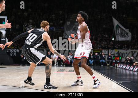 Bologna, Lombardei, Italien. Dezember 2023. 77 SHAQUIELLE MCKISSIC von Olympiacos Piräus während der Euroleague, Runde 15, Spiel zwischen Virtus Segafredo Bologna und Olympiacos Piräus in der Virtus Segafredo Arena am 19. Dezember 2023 in Bologna, Italien. (Kreditbild: © Stefanos Kyriazis/ZUMA Press Wire) NUR REDAKTIONELLE VERWENDUNG! Nicht für kommerzielle ZWECKE! Stockfoto