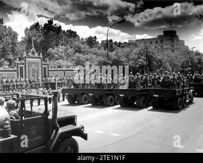 Die Parade vor Francos Tribüne. Im Jahr 1964 wurde der 25-jährige Frieden begangen. Quelle: Album / Archivo ABC / Manuel Sanz Bermejo Stockfoto