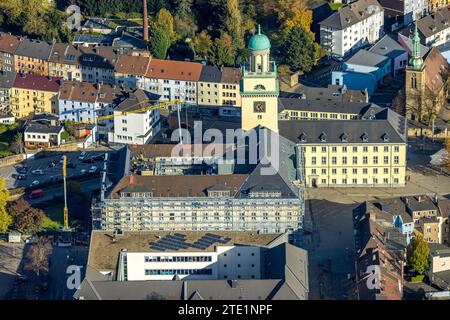 Luftansicht, Witten Rathaus und Baustellengerüst mit Renovierung des Nordflügels, Witten, Ruhrgebiet, Nordrhein-Westfalen, Deutschland Stockfoto