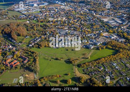 Luftaufnahme, Wiesengebiet Wullener Feld Pferdebachtal für geplante Gartenfläche, links der Christopherus-Hof mit neuem Kräutergarten, Wohngebiet Stockfoto