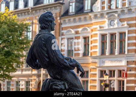 Bach-Denkmal auf dem Markt von Arnstadt, Thüringen, Deutschland | Johann Sebastian Bach Denkmal, Arnstadt, Thüringen, Deutschland Stockfoto