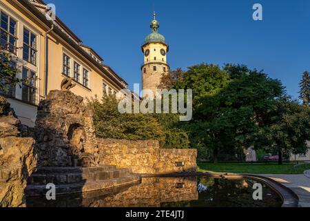 Neptungrotte und Neideckturm in Arnstadt, Thüringen, Deutschland | Neptungrotte und Neideckturm in Arnstadt, Thüringen, Deutschland Stockfoto