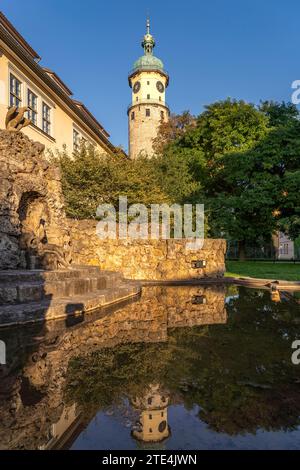 Neptungrotte und Neideckturm in Arnstadt, Thüringen, Deutschland | Neptungrotte und Neideckturm in Arnstadt, Thüringen, Deutschland Stockfoto