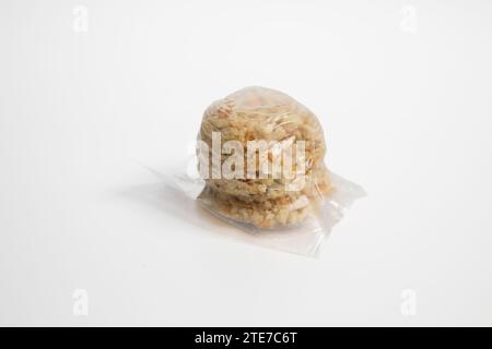 Kommerziell hergestelltes Brot mit Knödeln in Plastiktüte. Europäisches Essen Stockfoto