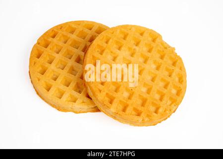 Zwei goldene Beligium-Waffeln auf weißem Hintergrund Stockfoto