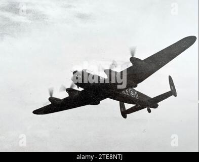 AVRO LANCASTER von der 630 Squadron RAF mit Sitz in East Kirkby, Lincolnshire, um 1944. Stockfoto