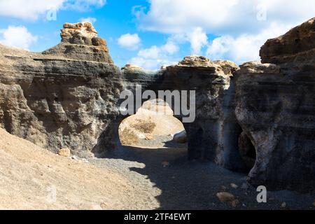 Panoramablick auf die einzigartigsten Felsformationen Lanzarotes. Genannt Stratified City oder Antigua rofera de Teseguite. Kanarische Inseln, Spanien, Europa. Stockfoto