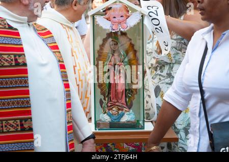 09.09.2023- Italien, Lombardei, Crema, Bolivianische Gemeinschaft feiern während der Jungfrau von Guadalupe Stockfoto