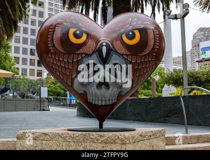 Jährliche Hearts in San Francisco Skulpturen auf dem Union Square San Francisco 24. Juni 2023 Herzensweisheit von Jeremy Fish Stockfoto