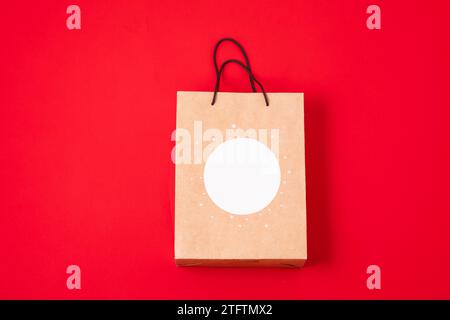 Krafttasche, Bestellung und Lieferung von Geschenkangeboten, Konzept des Black Friday Sales, Weihnachtseinkäufe Stockfoto