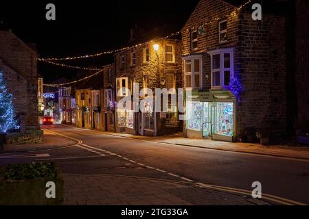 Weihnachtsdekoration am Abend in der Pateley Bridge. North Yorkshire.UK Stockfoto