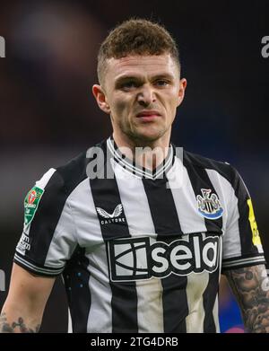 London, Großbritannien. Dezember 2023 - Chelsea gegen Newcastle United - Carabao Cup 5. Runde - Stamford Bridge. Newcastle's Kieran Trippier im Kampf gegen Chelsea. Bildnachweis: Mark Pain / Alamy Live News Stockfoto