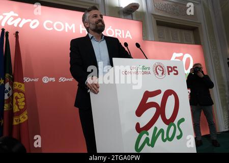 Lissabon, 16/12/2023: PS-Wahlabend im Hauptquartier der Sozialistischen Partei in Largo do Rato in Lissabon. Pedro Nuno Santos, zum neuen Generalsekretär der PS gewählt. Stockfoto