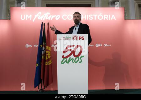 Lissabon, 16/12/2023: PS-Wahlabend im Hauptquartier der Sozialistischen Partei in Largo do Rato in Lissabon. Pedro Nuno Santos, zum neuen Generalsekretär der PS gewählt. Stockfoto