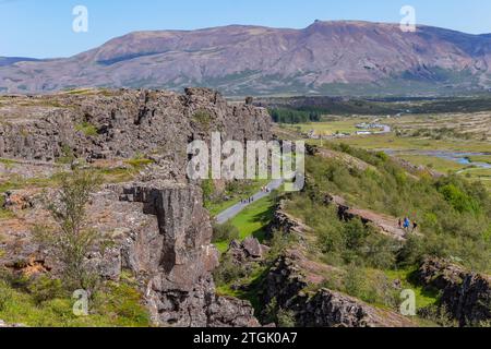 Blaskogabygga, Island - 27. Juli 2023: Menschen im Thingvellir-Nationalpark. Ein Rift-Valley-See im Südwesten Islands Stockfoto