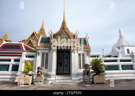 Phra Thinang Aphorn Phimok Prasat vom Großen Palast, Bangkok, Thailand. - Der Pavillon wurde von König Rama IV. Als Räuberpavillon für den König gebaut Stockfoto