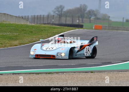 Scarperia, 2. April 2023: Porsche 908-03 des Jahres 1969 im Einsatz beim Mugello Classic 2023 auf dem Mugello Circuit in Italien. Stockfoto