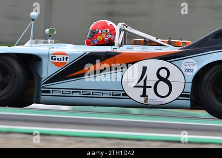 Scarperia, 2. April 2023: Porsche 908-03 des Jahres 1969 im Einsatz beim Mugello Classic 2023 auf dem Mugello Circuit in Italien. Stockfoto