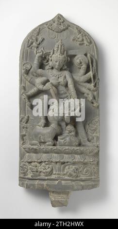 Durga Killing the Buffalo Demon, Anonym, um 1000 – um 1100 Skulptur von Durga Mahishasuramardi (Durga, der den Buffelde-Dämon tötet), Van Steen. Bangladeshwest bengalen (evtl.). Skulptur von Durga Mahishasuramardi (Durga, der den Buffelde-Dämon tötet), Van Steen. Bangladeshwest bengalen (evtl.). Stockfoto