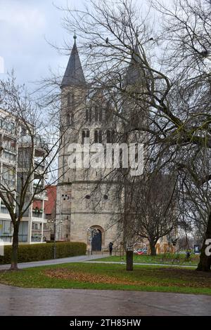 12.12.2023 Magdeburg Deutschland/Sachsen Anhalt/Landeshauptstadt Magdeburg/am Breiten Weg/Kloster Unser Lieben Frauen Passanten/ ***Nutzung nur redaktionell***/ *** 12 12 2023 Magdeburg Deutschland Sachsen Anhalt Landeshauptstadt Magdeburg am Breiten Weg Kloster Unser Lieben Frauen Passanten nur zu redaktionellen Zwecken verwenden Stockfoto