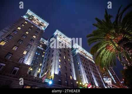 Das Westin St. Francis Hotel am Union Square bei Nacht - San Francisco, Kalifornien Stockfoto