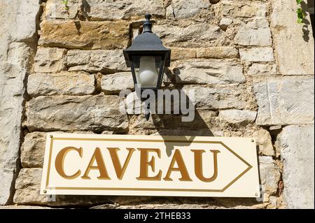 La cite comtoise EST classe parmi les plus Villages de France | Chateau-Chalon ist der Geburtsort des gelben Weins und zählt zu den meisten Stockfoto