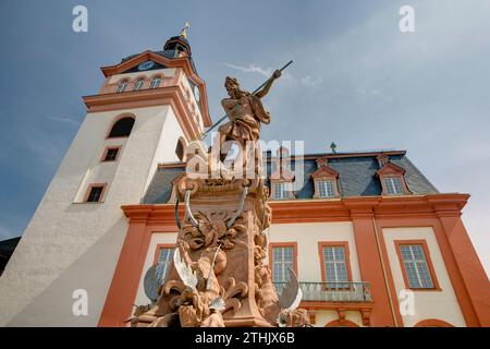 St. Georg der Drachenjäger, Rathaus am Marktplatz, Weilburg an der Lahn, Hessen, Deutschland, Europa Stockfoto