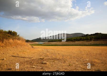 Trockenbett des Colomera Reservoir. Benalúa de las Villas, Granada, Andalucía, Spanien, Europa Stockfoto