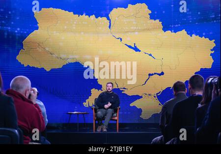 Kiew, Ukraine. Dezember 2023. Präsident der Ukraine Wolodymyr Zelenskyi bei der jährlichen Abschlusspressekonferenz. (Foto: Maksym Polishchuk/SOPA Images/SIPA USA) Credit: SIPA USA/Alamy Live News Stockfoto