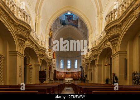 Kathedrale Notre-Dame-des-Doms in der Nähe des Papstpalais in Avignon, in Vaucluse, Provence, Frankreich Stockfoto