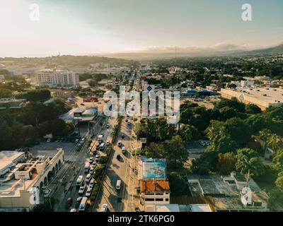 Drohnenaufnahme von Tuxtla Gutierrez, Chiapas, Mexiko. Hochwertige Fotos Stockfoto